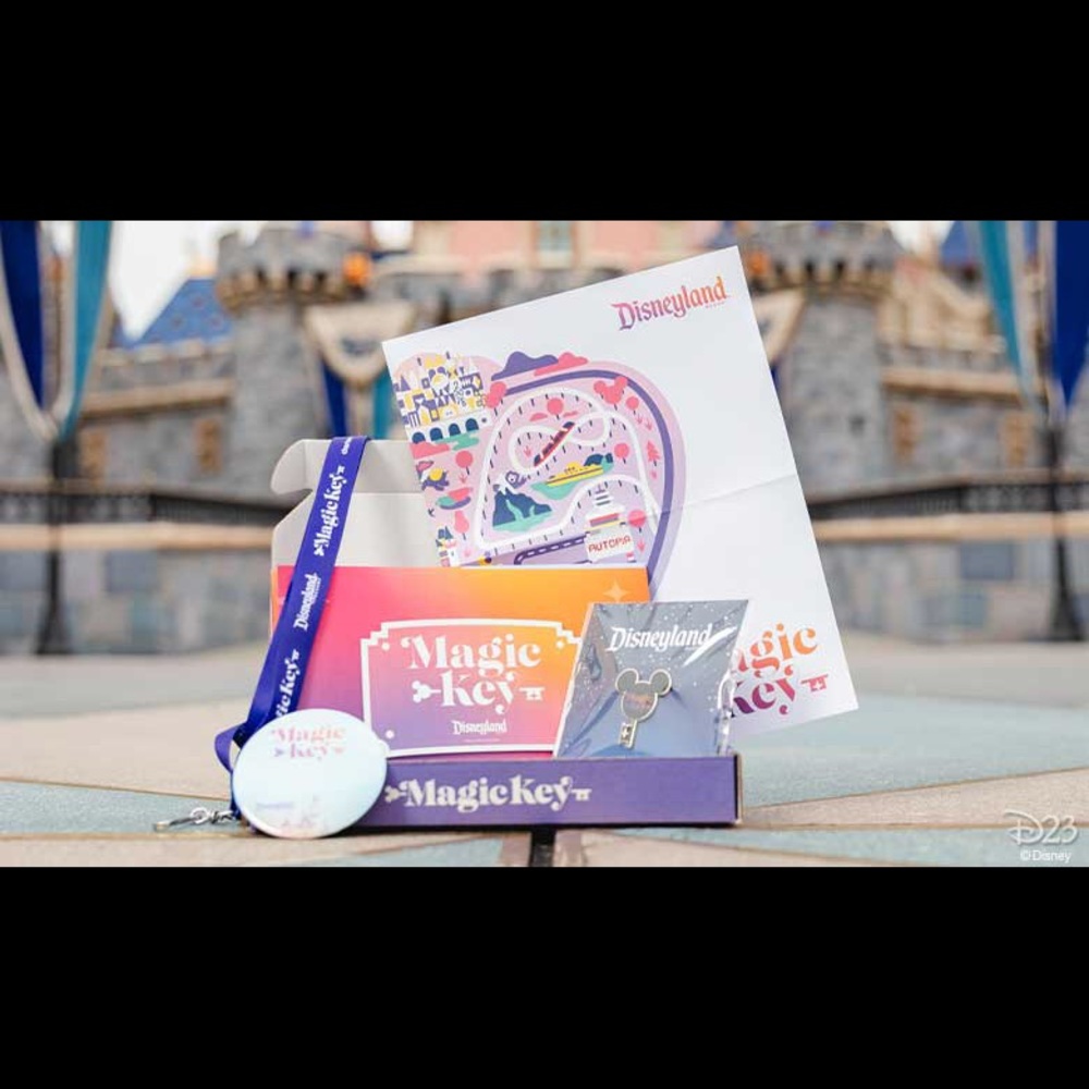 Magic Key Welcome Package (Disneyland)